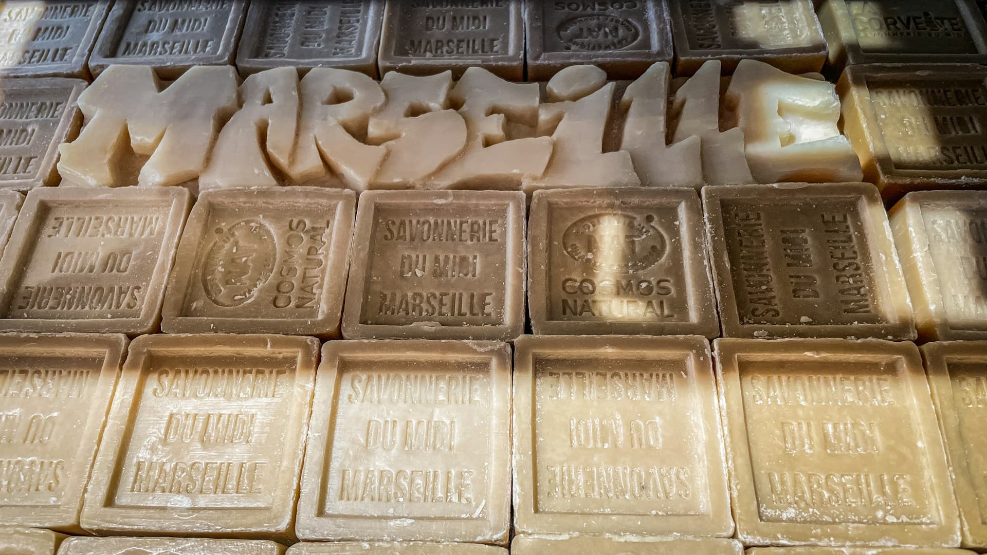 Explorez.eu — Savonnerie : Couler son savon de Marseille (Bouches-du-Rhône)