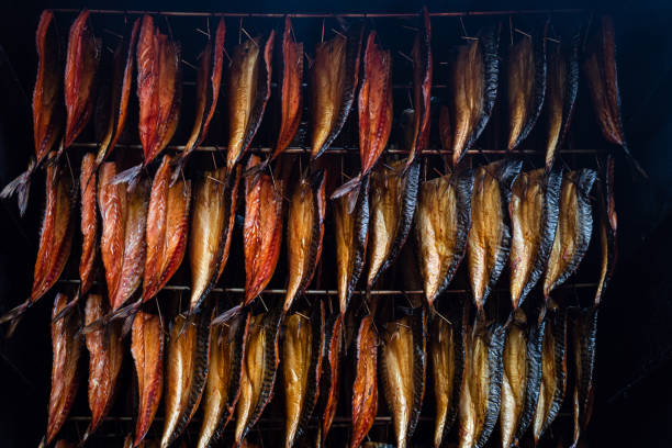 Expérience - Atelier de Fumage de Poisson à l'Ancienne: Savoir-faire Ancestral